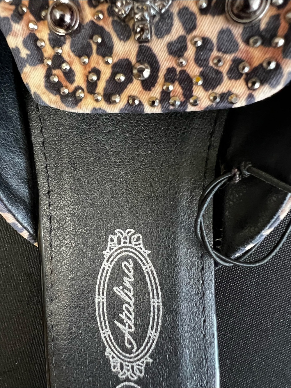 ATALINA EMBELLISHED LEOPARD PRINT JEWELED SLIDE-ON SLIPPERS. SIZE 6.5 WIDE
NWOT - Picture 5 of 7